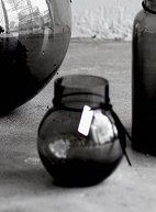 Rund glasvas, rökgrå - Ernst Kirchsteiger